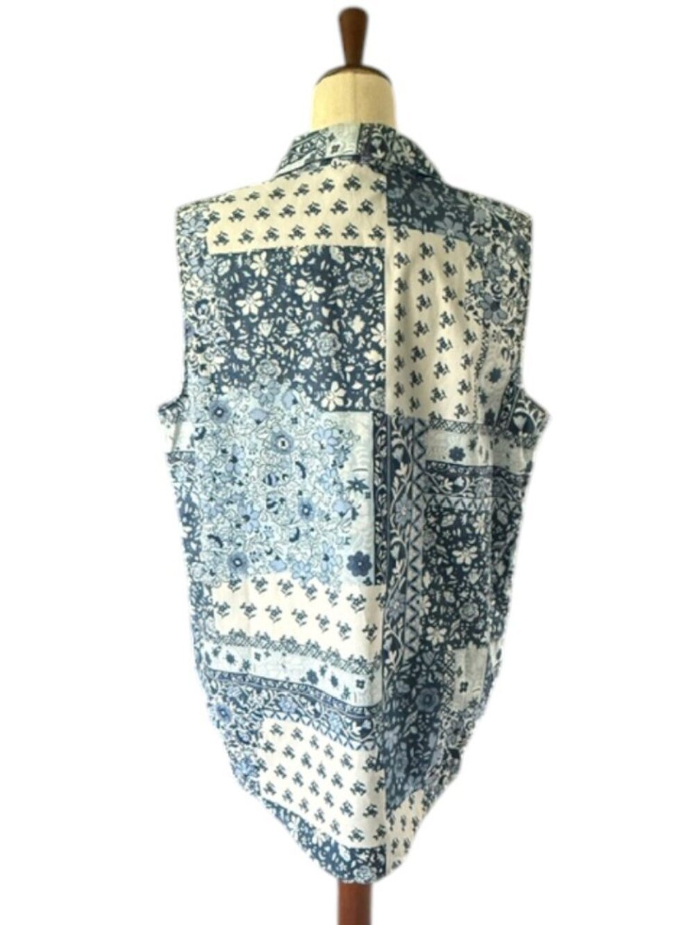 Woman Within Perfect Sleeveless Shirt French Blue Patched Paisley Plus 14/16 NWO - Picture 11 of 16